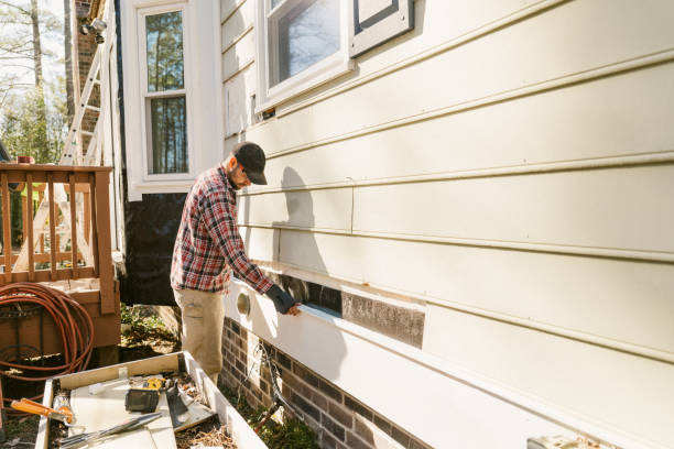 Trusted Storm Damage Siding Repair service in Streamwood, IL - Creative Siding